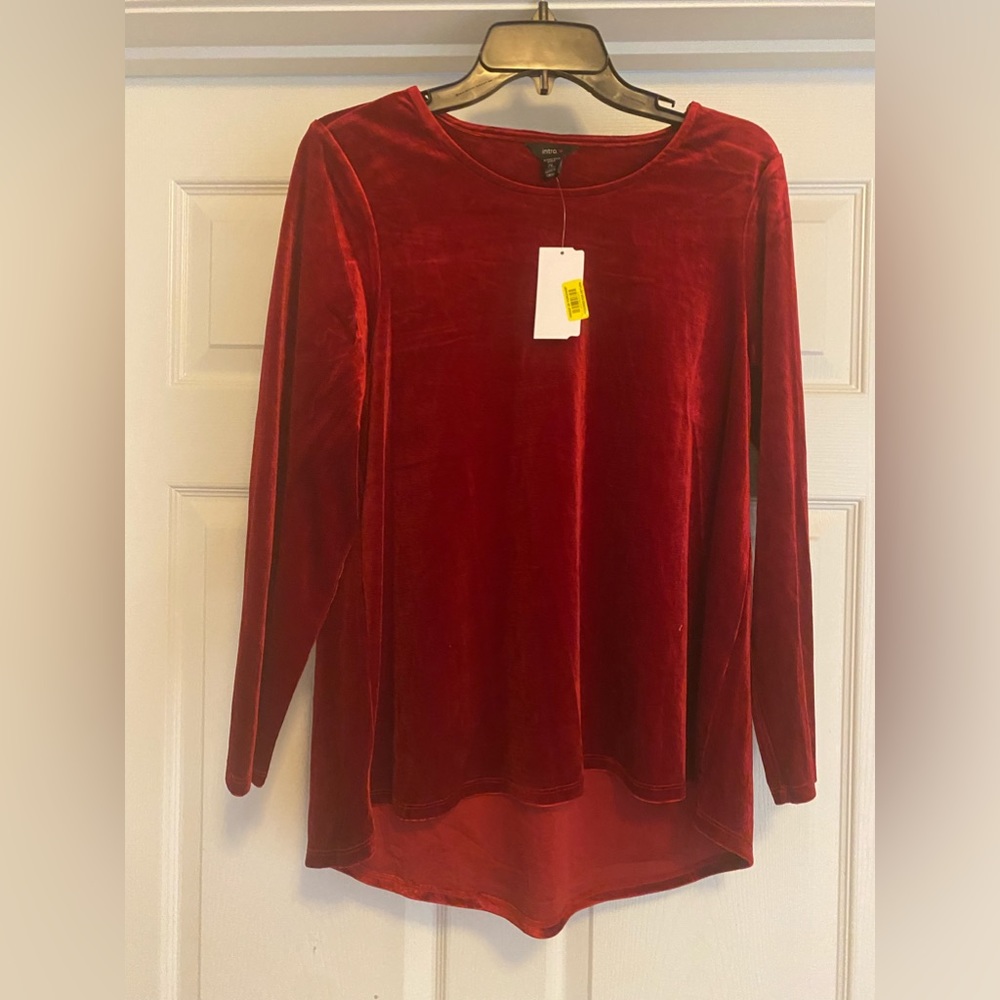 INTRO red stretchy petite large, (size 10/12 regular) with pleated back